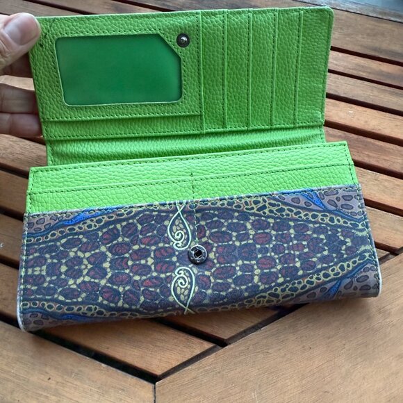 Hand-Painted Leah Dorion Wallet With Multicolor Art Design & Green Interior - Picture 6 of 6